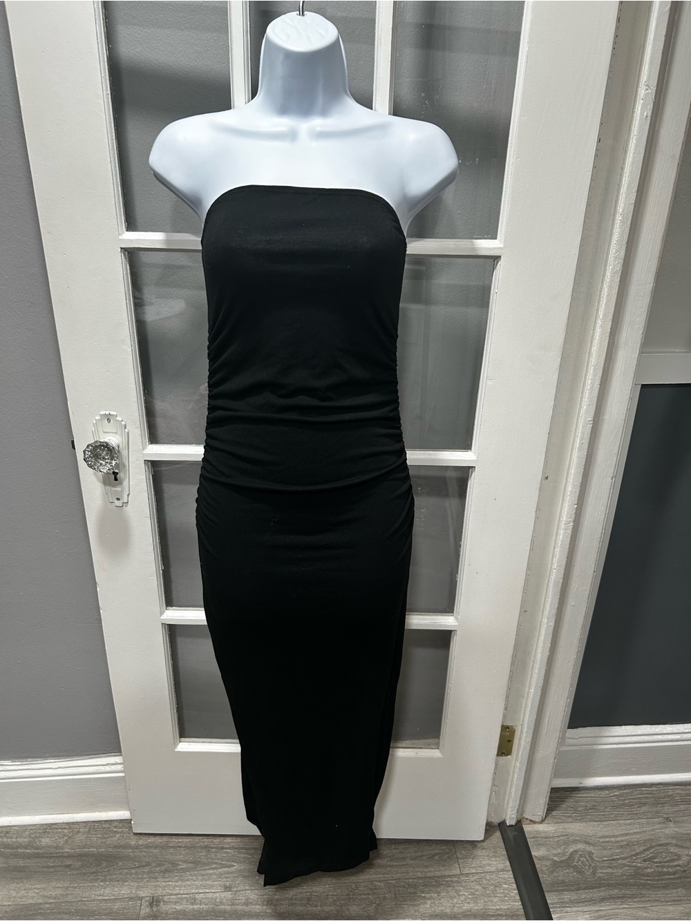 Classic Strapless Black Midi Dress